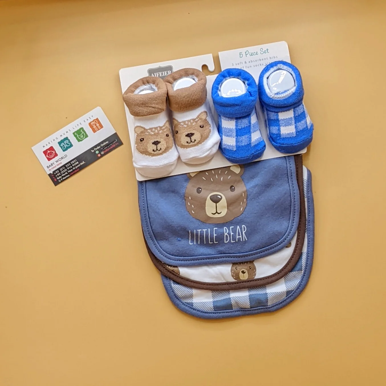 Pack of 3 Bibs & 2 Booties - Image 10